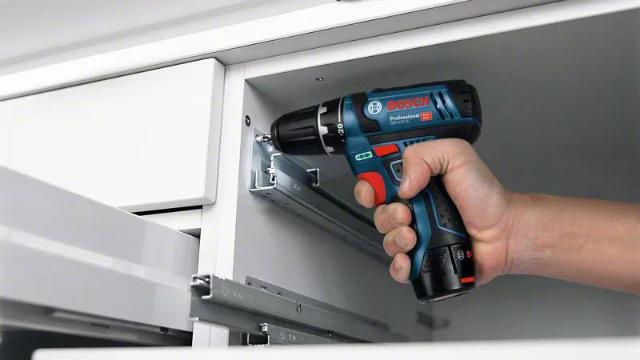 Bosch batteridrevet skrutrekker GSR 12-2-LI 2 x 2,0 Ah m/lader